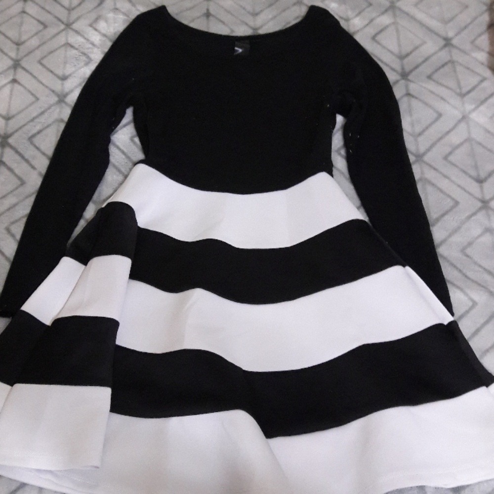 Long sleeve formal black and white dress